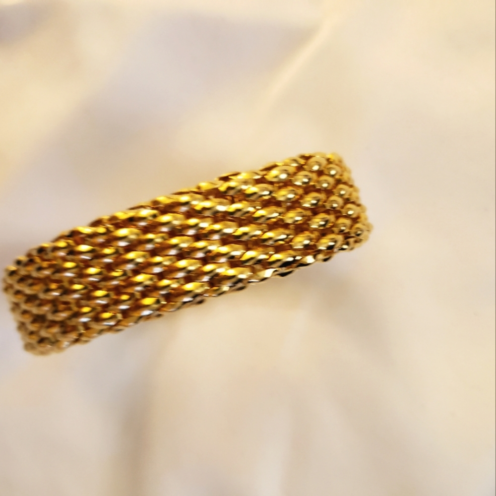 Goldtone bracelet